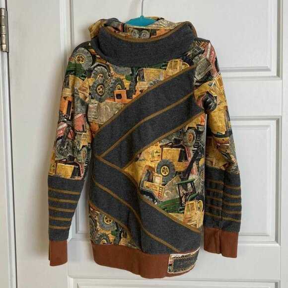 EUC Boys Handmade Tonka Trucks Construction Themed Hoodie - Size 5/6 - Picture 1 of 4